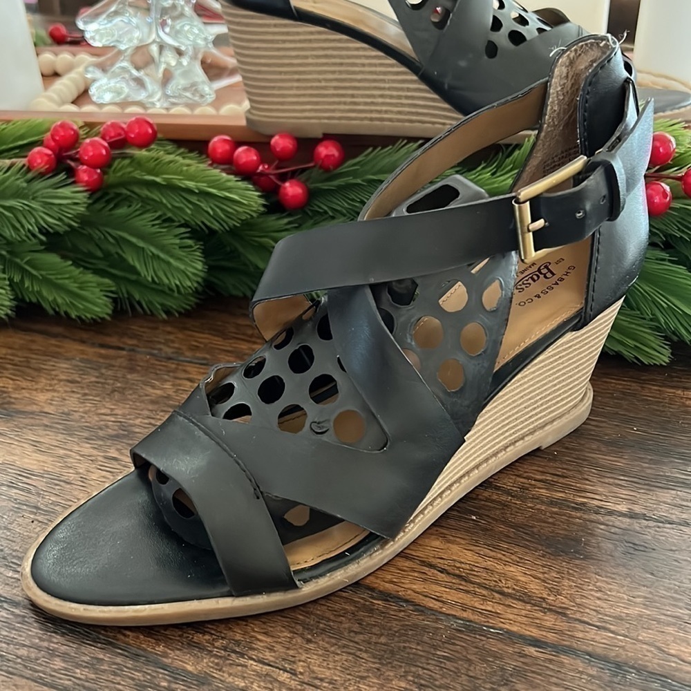 GH Bass & Co RENAE wedges black faux leather open toe sandal heels | size 9 - Picture 3 of 10
